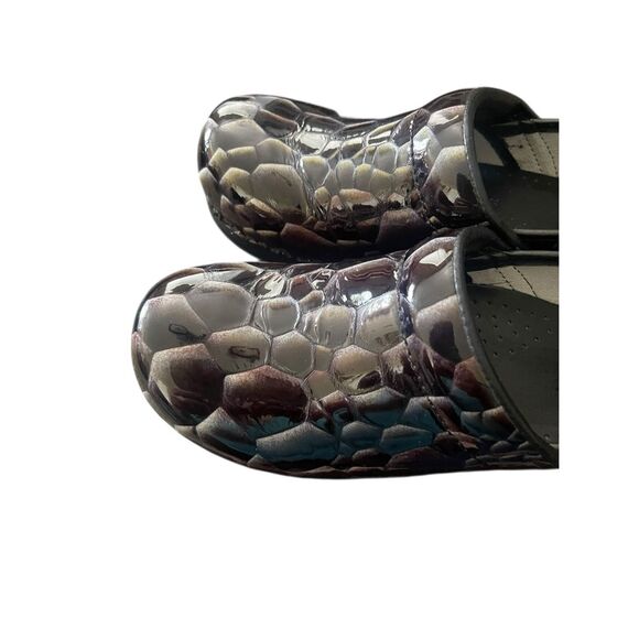 Dansko Womens Red Black Patent Leather Croc Print Clog Slip On Shoe Size 39 - Picture 9 of 11